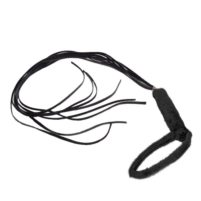 CHICOTE PELÚCIA PRETO COM 8 TIRAS DE 80CM